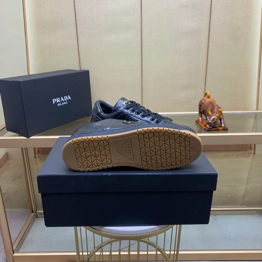 💰660.巜PRADA》Prada: Top 🔝purchasing agent🔍🔍The latest men’s counters are on sale simultaneously, high-quality original calfskin imported from Italy 🇮🇹. Brand logo* (prominent·high-end·noble·class·) exquisite workmanship (imported from Italy🇮🇹 Sole: Original sole provided by the original factory, ⚠️exclusive double-layer activity, TPR rubber, combination outsole; super comfortable, wear-resistant, non-slip, environmentally friendly🌳🌳🌳, real shot🎬The real thing is more beautiful🔍🔍 (high quality, follow the order) code number 38 to 44 (.45 customized)